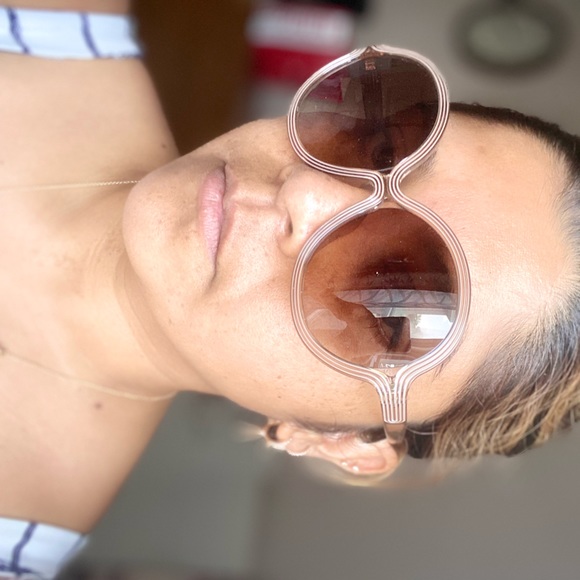 Chloe Oversized Sunglasses - Picture 3 of 3